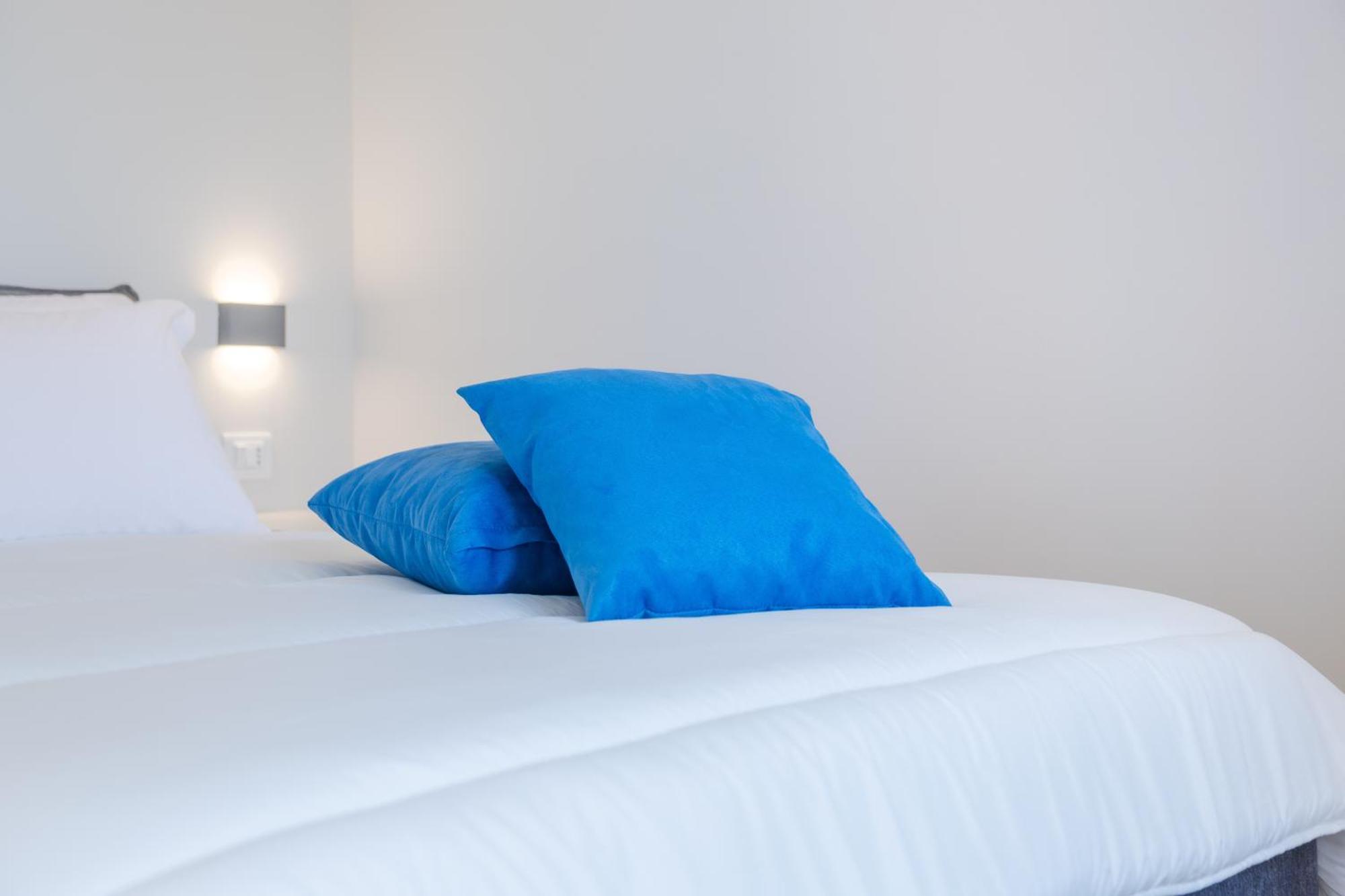 C8 Apartments Asti Luaran gambar