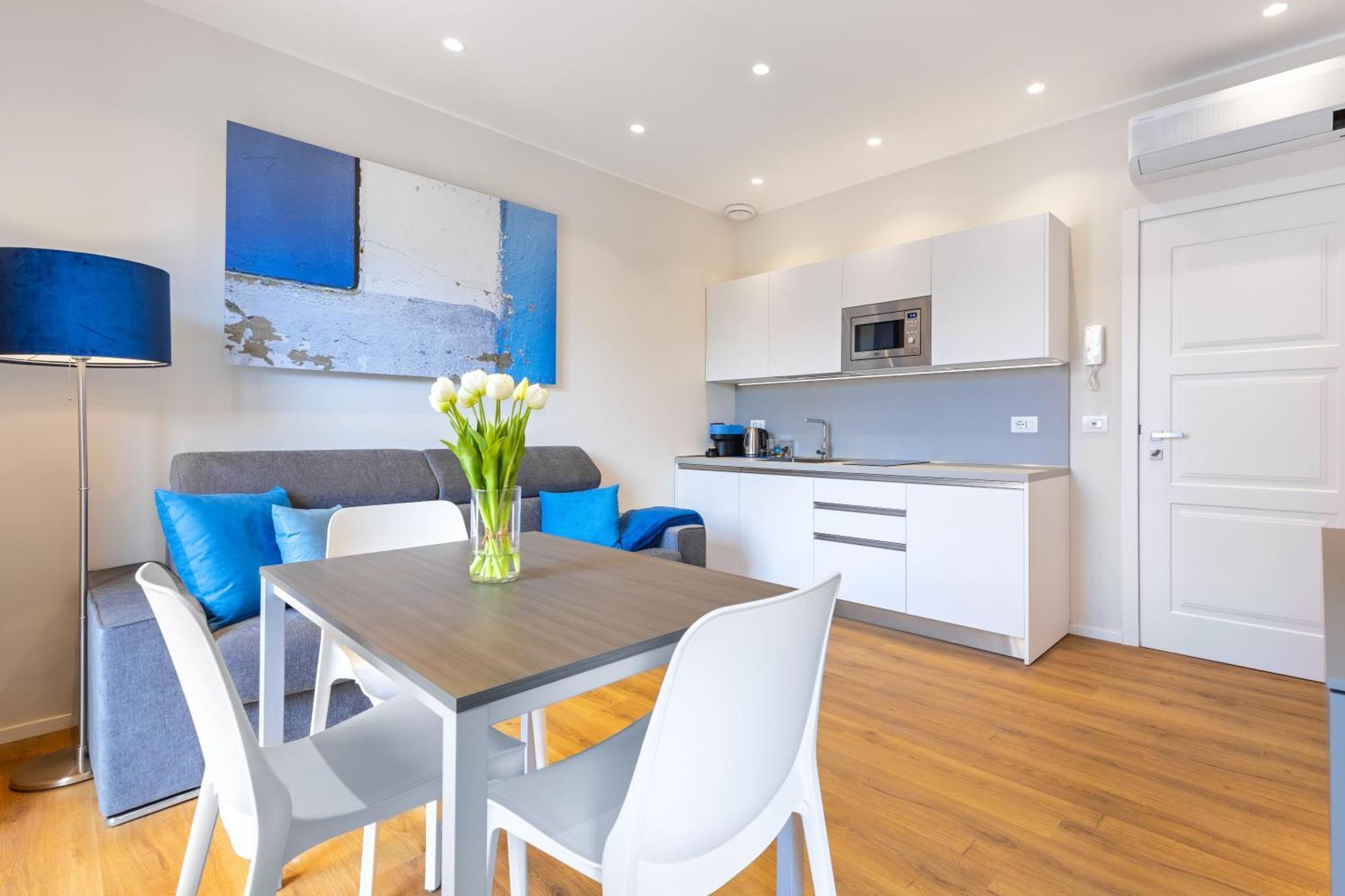 C8 Apartments Asti Luaran gambar