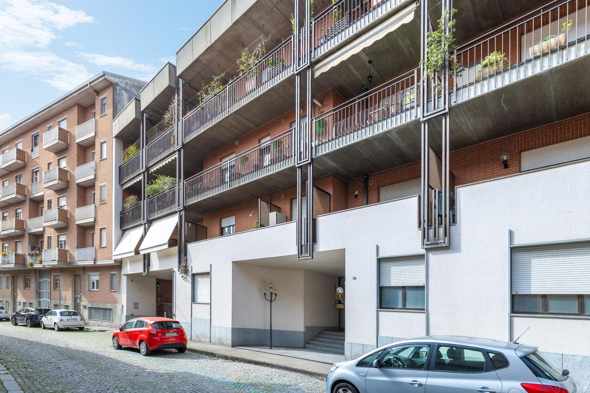 C8 Apartments Asti Luaran gambar